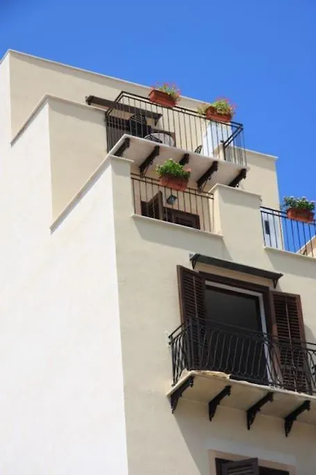 A Terrace In The Heart Of Palermoアパートメント アパート パレルモ