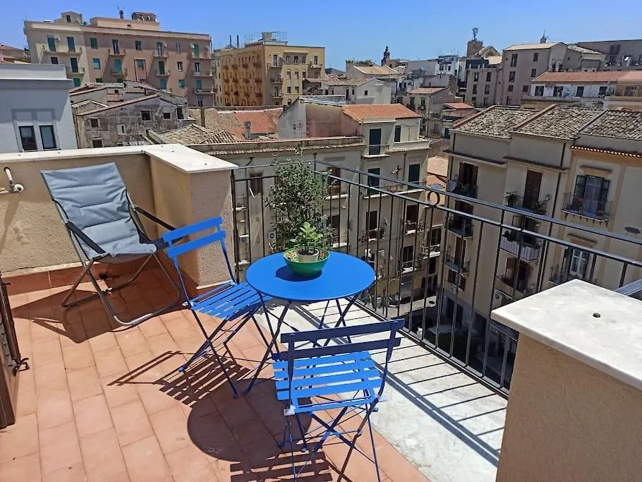 A Terrace In The Heart Of Palermo Apartment