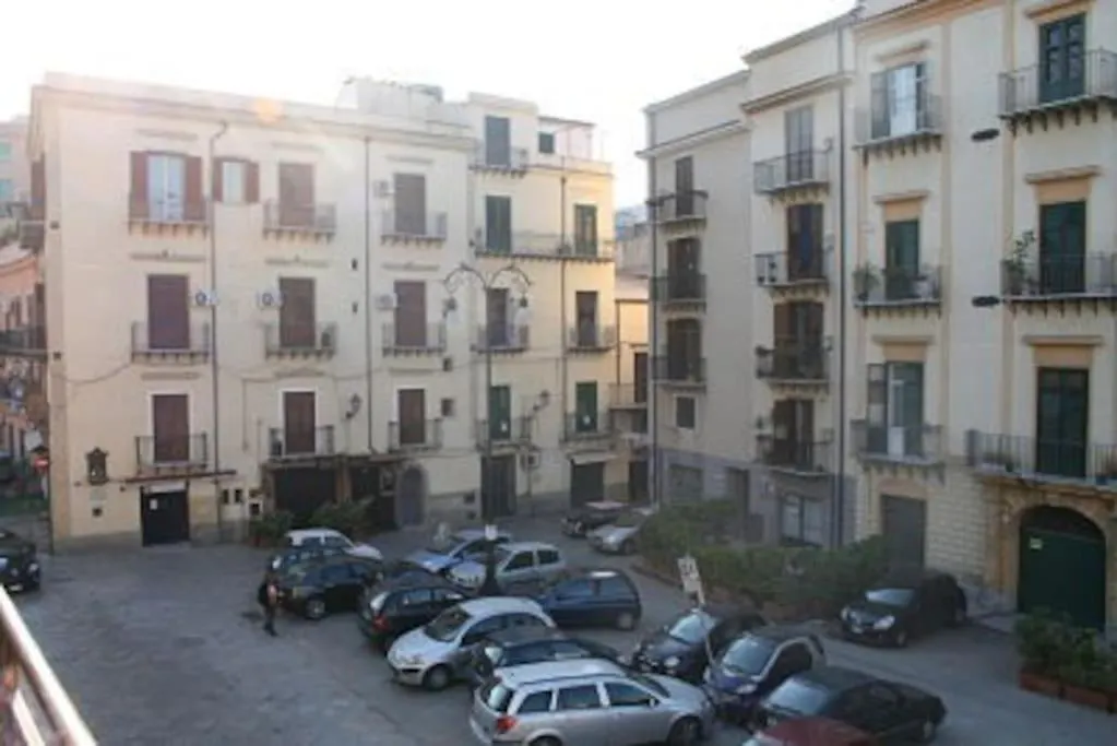 A Terrace In The Heart Of Palermo Apartment
