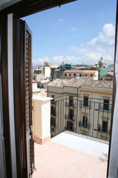 A Terrace In The Heart Of Palermo Apartment